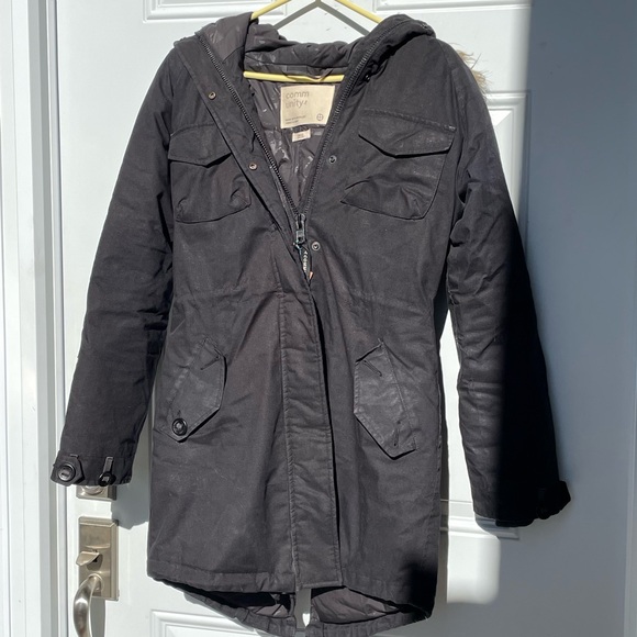 Community winter parka - Picture 1 of 3